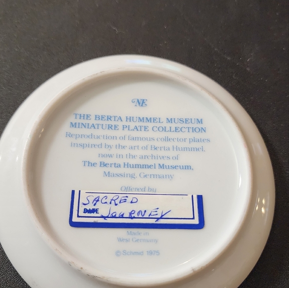 Berta Hummel plates - Picture 5 of 5